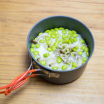 【 キャンプ飯 】夏にぴったり、枝豆ご飯が簡単で超絶おいしい！