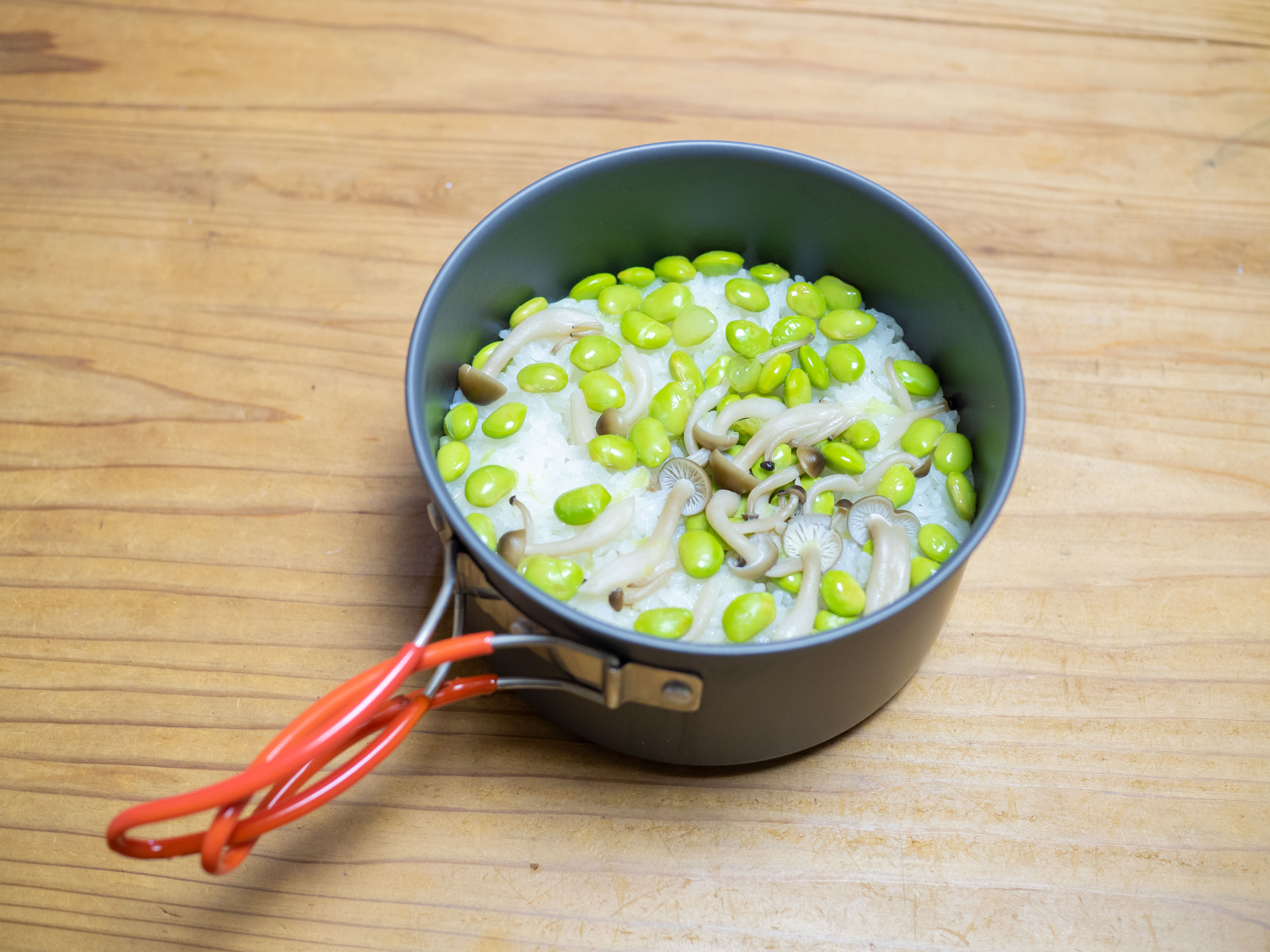 【 キャンプ飯 】夏にぴったり、枝豆ご飯が簡単で超絶おいしい！ - アザラシの飼い方